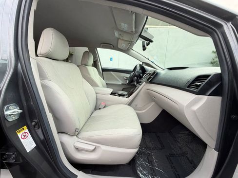 Used 2012 Toyota Venza LE AWD/4WD image 10