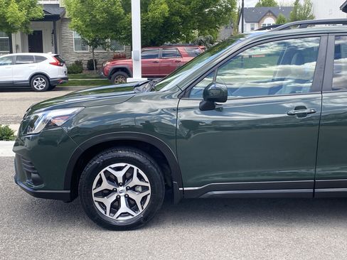 Certified 2024 Subaru Forester Premium AWD/4WD image 2
