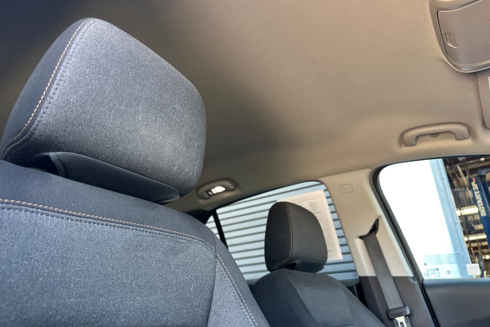 Used 2020 Chevrolet Equinox LT FWD image 18