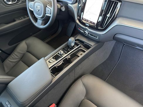 New 2025 Volvo XC60 B5 Core w/ Protection Package Premier image 15
