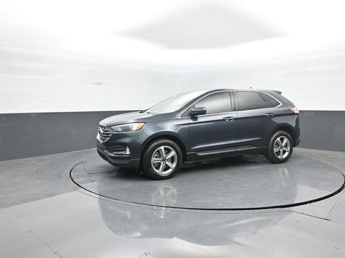 Certified 2022 Ford Edge SEL w/ Convenience Package AWD/4WD image 4
