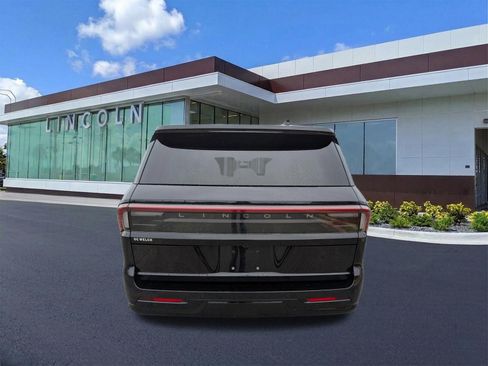 Certified 2025 Lincoln Navigator Black Label image 6