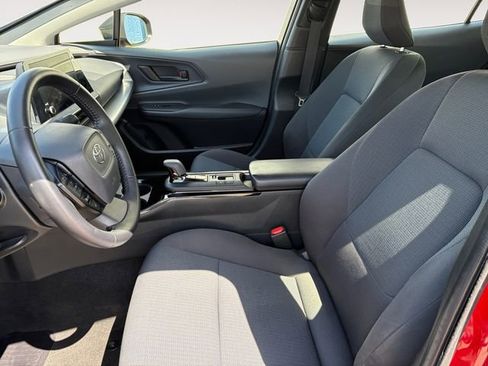 Used 2024 Toyota Prius LE image 9