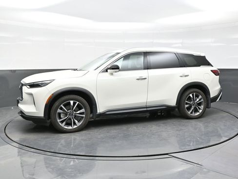 Used 2023 INFINITI QX60 Luxe w/ Cargo Package AWD/4WD image 3