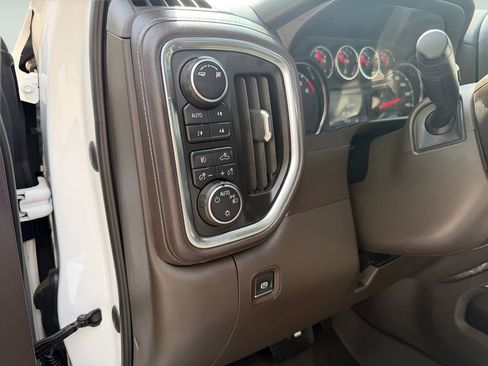 Used 2019 Chevrolet Silverado 1500 LT Trail Boss AWD/4WD image 27