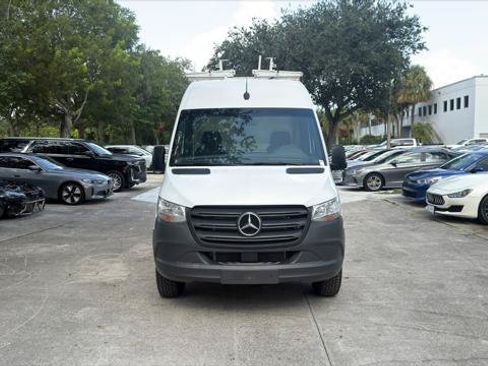 Used 2023 Mercedes-Benz Sprinter 2500 image 10
