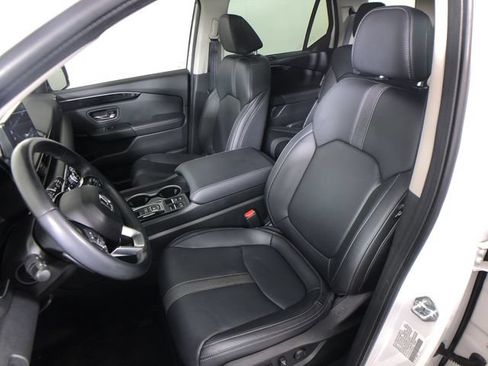 Used 2023 Honda Pilot Touring image 22