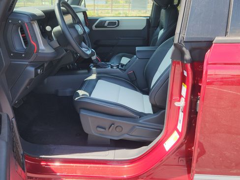 New 2026 Ford Bronco Outer Banks w/ Sasquatch Package AWD/4WD image 13