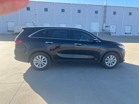 Used 2020 Kia Sorento LX image 4