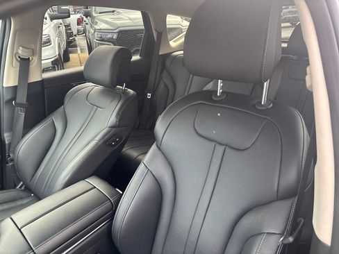 Used 2025 Genesis GV80 2.5T Standard image 11