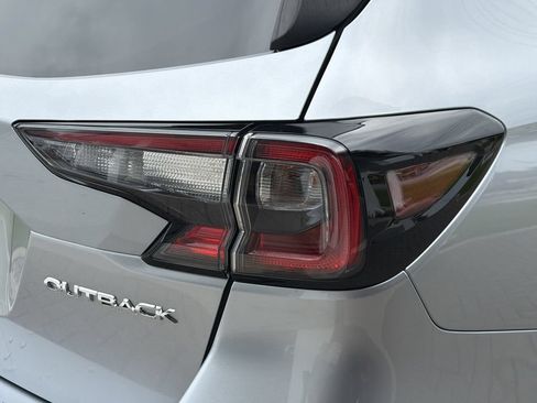 Certified 2025 Subaru Outback Limited AWD/4WD image 10