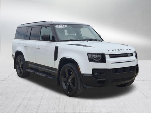 Used 2025 Land Rover Defender 130 X-Dynamic SE AWD/4WD image 7