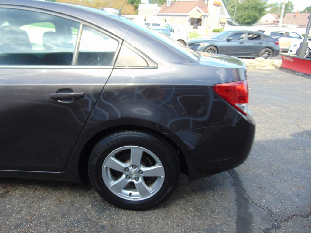 Used 2016 Chevrolet Cruze LT FWD image 13