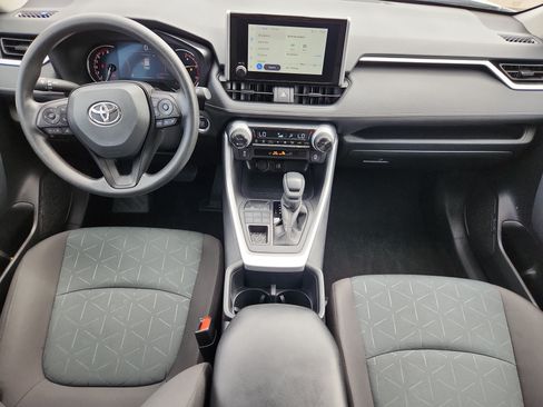 Used 2025 Toyota RAV4 XLE AWD/4WD image 12