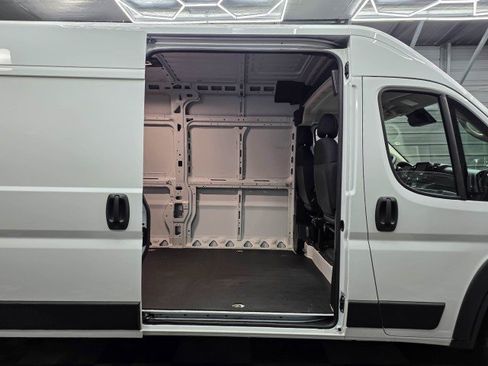 Used 2023 RAM ProMaster 2500 FWD image 10
