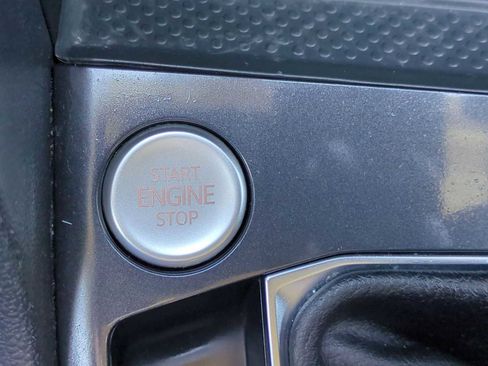 Used 2024 Volkswagen Tiguan SE image 16