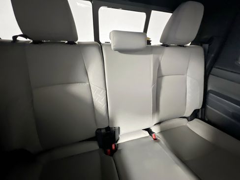 Used 2024 Toyota Tacoma SR5 w/ SR5 Upgrade Package image 33