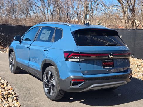 New 2026 Volkswagen Taos SE image 3