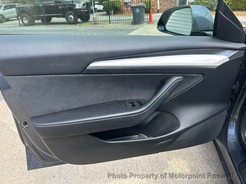 Used 2023 Tesla Model 3 Standard Range image 11