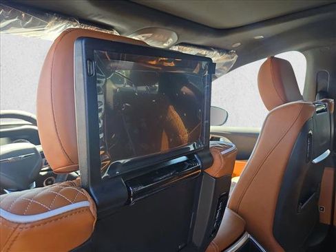 New 2026 Chrysler Pacifica Pinnacle image 16