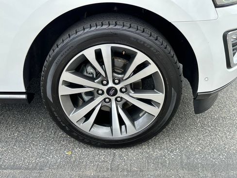 Used 2020 Ford Expedition Limited w/ Equipment Group 302A AWD/4WD image 14