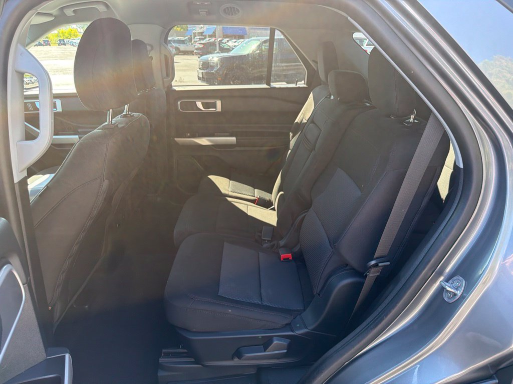 Used 2024 Ford Explorer XLT RWD image 12
