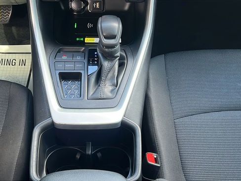Used 2024 Toyota RAV4 LE FWD image 15