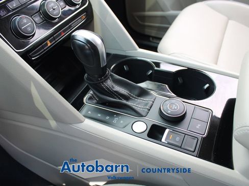 Certified 2023 Volkswagen Atlas SE w/ Black Wheel Package AWD/4WD image 18
