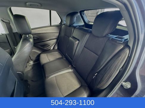 Used 2019 Chevrolet Trax LT w/ LT Convenience Package FWD image 23