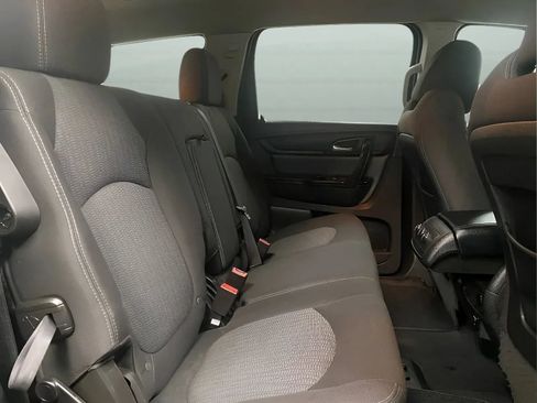 Used 2016 Chevrolet Traverse LT w/ Style and Technology Package FWD image 16
