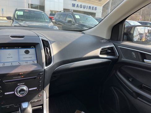 Used 2017 Ford Edge Sport image 18