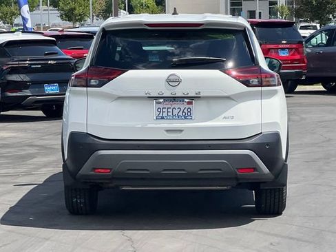 Used 2023 Nissan Rogue S image 5