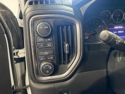 Used 2021 Chevrolet Silverado 1500 LT image 13