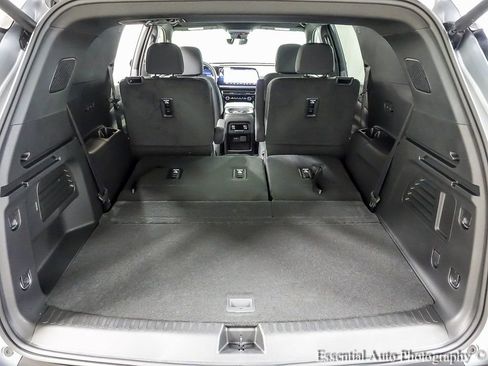 Used 2026 Chevrolet Traverse LT w/ Driver Confidence Package FWD image 20