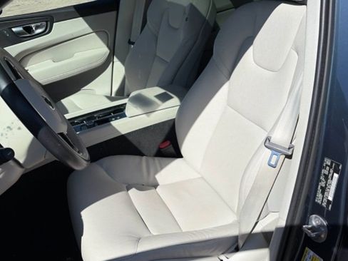 Used 2023 Volvo XC60 B5 Plus w/ Climate Package image 3