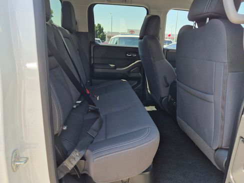 Used 2023 Nissan Frontier SV w/ Technology Package AWD/4WD image 30