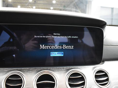 Used 2021 Mercedes-Benz E 450 4MATIC Sedan w/ Premium Package image 8