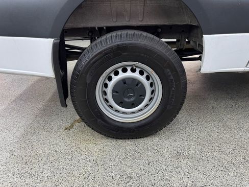 Used 2021 Mercedes-Benz Sprinter 2500 image 25