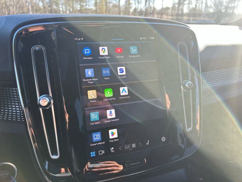 Used 2023 Volvo XC40 B5 Plus w/ Driver Assist Package image 28