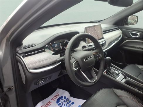 Used 2023 Jeep Compass Latitude w/ Sun and Sound Group image 12