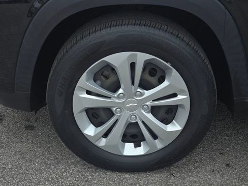 Used 2024 Chevrolet Trax LS image 27