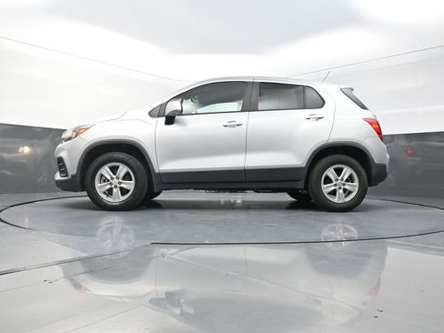Used 2017 Chevrolet Trax LS w/ Fleet Convenience Package AWD/4WD image 24