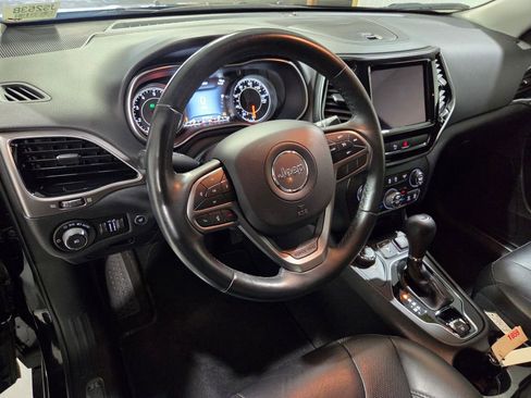 Used 2019 Jeep Cherokee Limited image 6