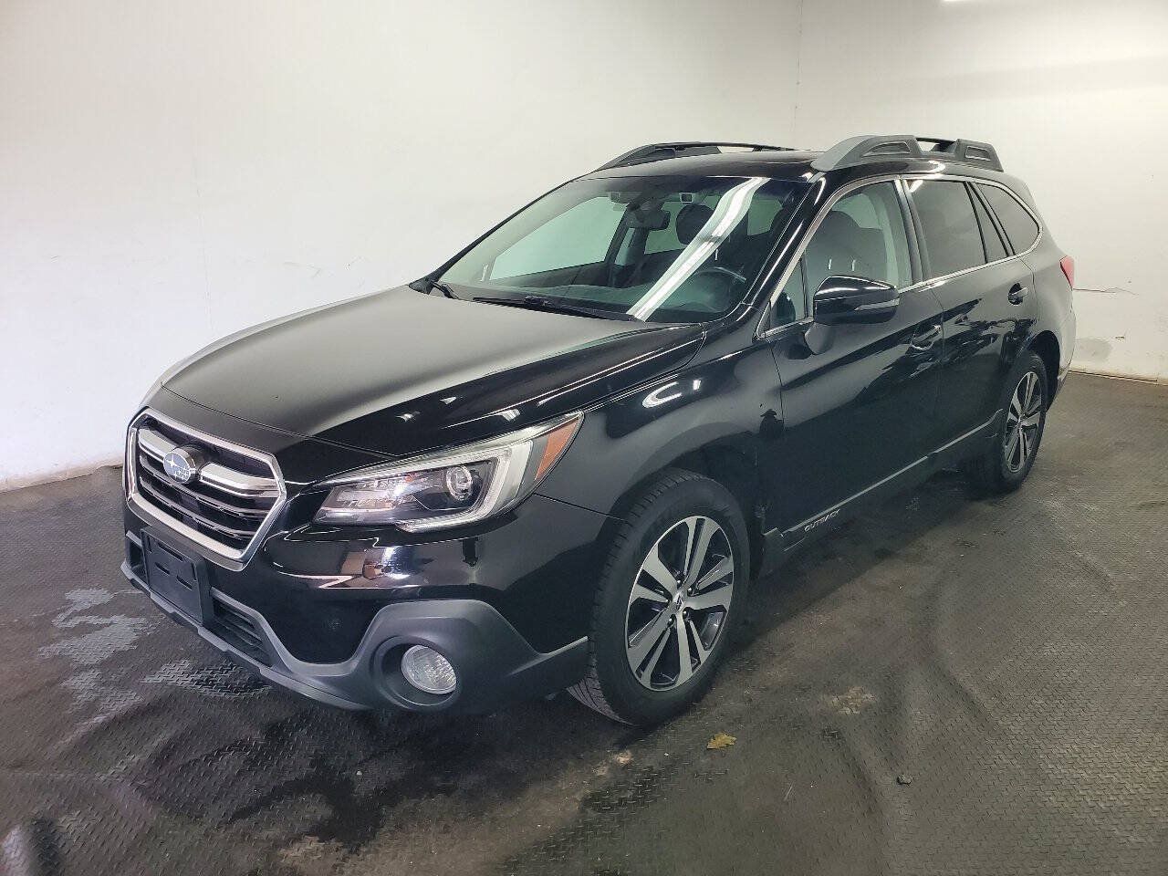 Used 2018 Subaru Outback 2.5i Limited AWD/4WD image 1