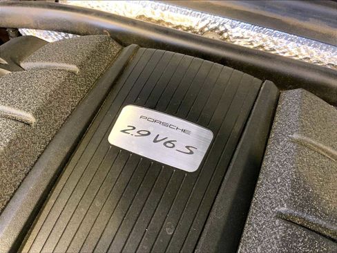 Certified 2023 Porsche Macan S AWD/4WD image 33