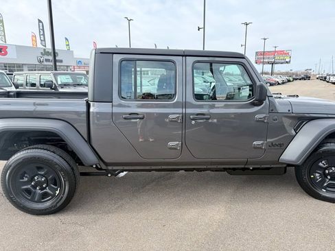 New 2026 Jeep Gladiator Sport AWD/4WD image 22