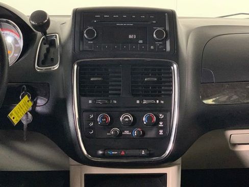 Used 2013 Dodge Grand Caravan SXT FWD image 10