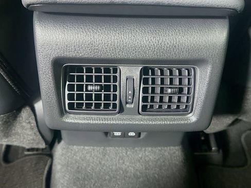 Used 2025 Toyota Camry SE image 25