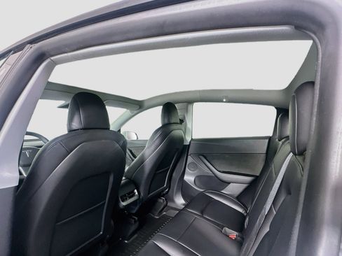 Used 2021 Tesla Model Y Long Range AWD/4WD image 26