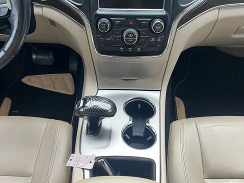 Used 2014 Jeep Grand Cherokee Limited RWD image 12